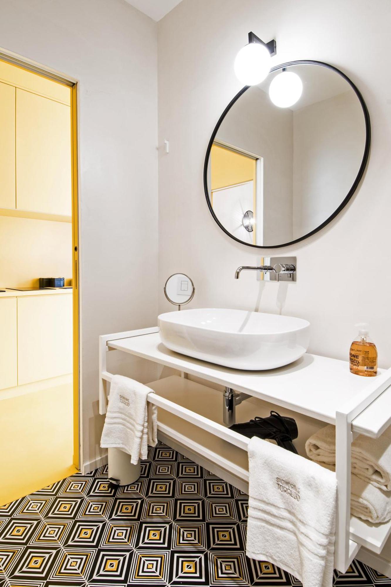 Deluxe In Via Toledo Apartment Naples